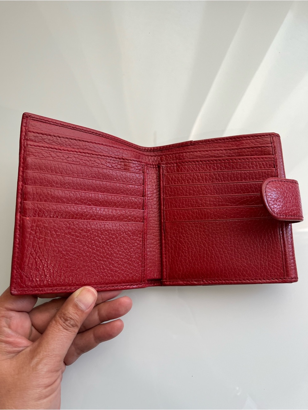 Gucci Interlocking GG Red Leather Wallet - Picture 3 of 10